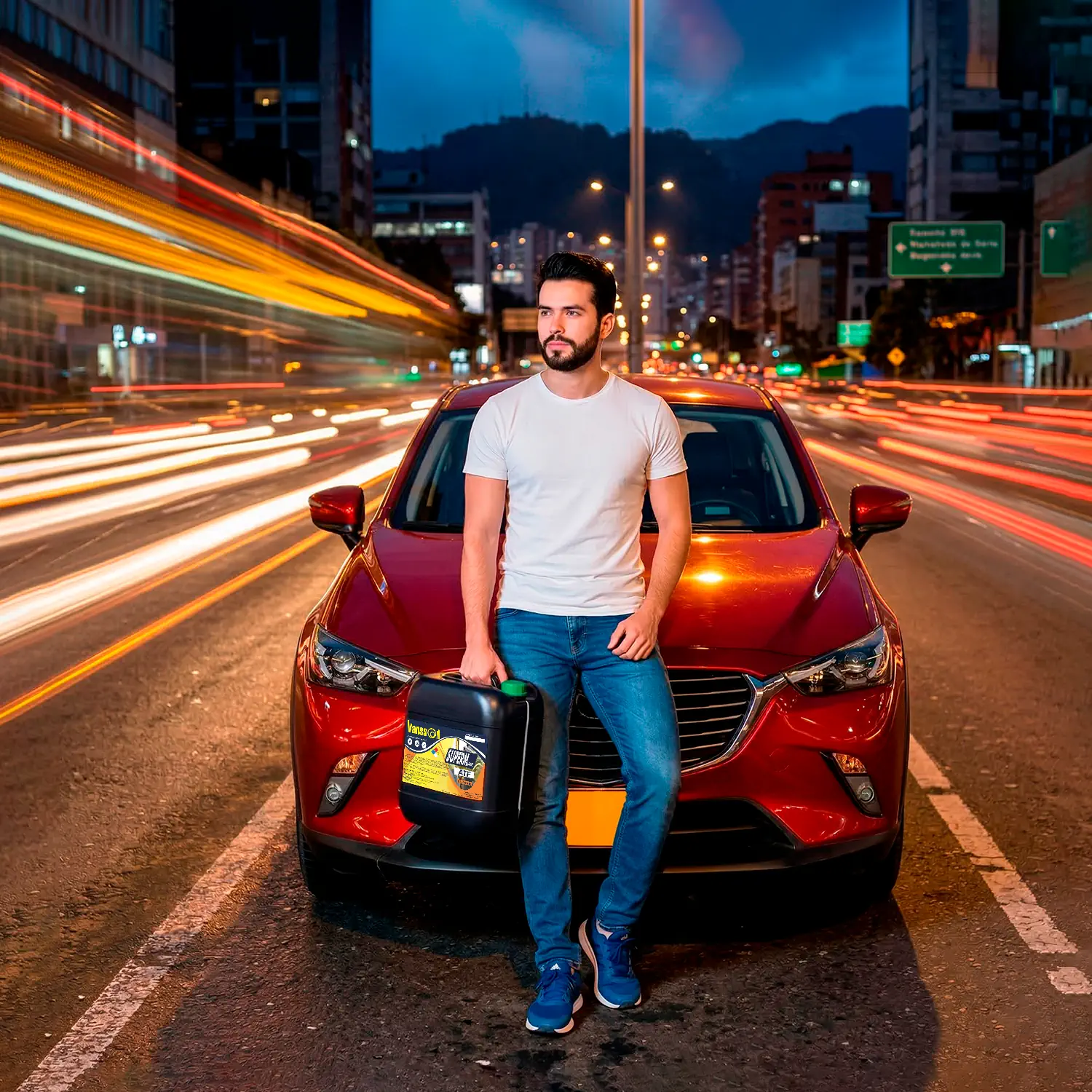 hombre sosteniendo garrafa atf vanssoil reposado en su carro de noche